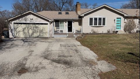 Photo of 21W506 Terrace Drive, Medinah, IL 60157 (MLS # 12581670)