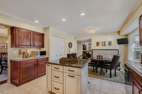 Tiny photo for 3881 Bordeaux Drive, Hoffman Estates, IL 60192 (MLS # 12567320)
