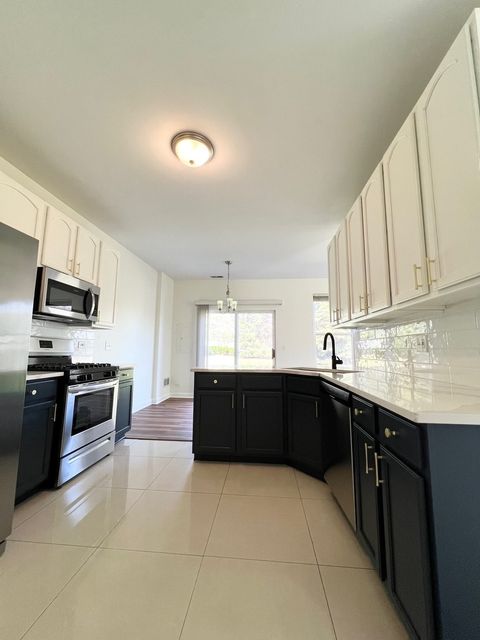 Tiny photo for 601 Blackstone Court, Aurora, IL 60504 (MLS # 12629501)