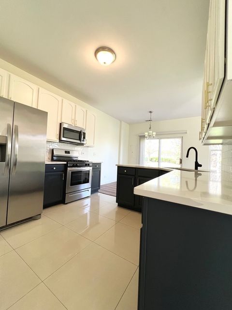 Tiny photo for 601 Blackstone Court, Aurora, IL 60504 (MLS # 12629501)