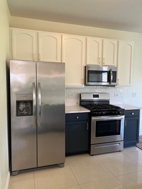 Tiny photo for 601 Blackstone Court, Aurora, IL 60504 (MLS # 12629501)