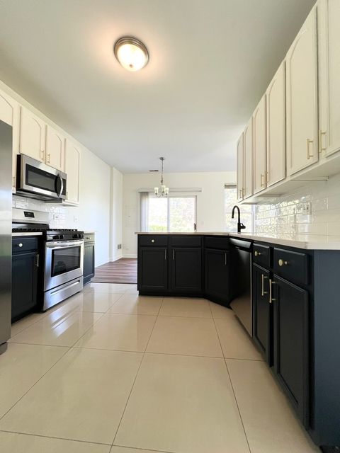 Tiny photo for 601 Blackstone Court, Aurora, IL 60504 (MLS # 12629501)