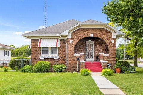 Photo of 801 Bazore Street, Streator, IL 61364 (MLS # 12672205)