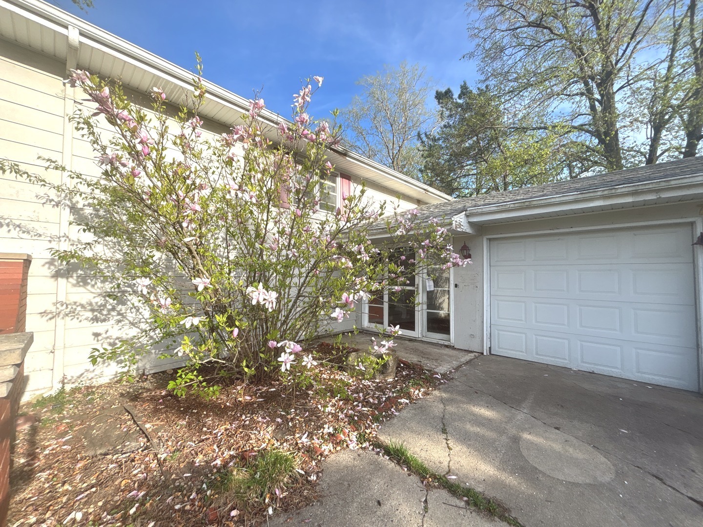 21W741 Huntington Road