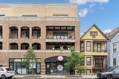 Photo of 1425 W BELMONT Avenue #3, Chicago, IL 60657 (MLS # 12493349)