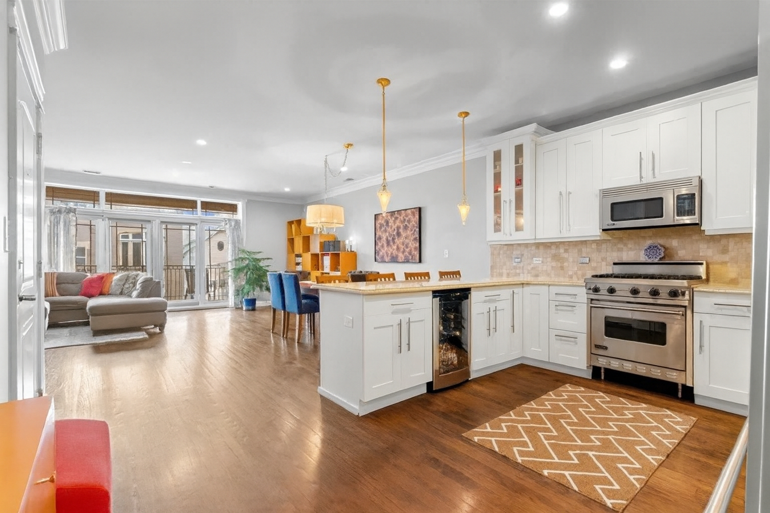 1425 W BELMONT Avenue 3