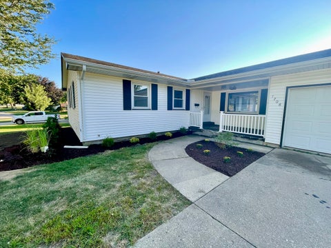 Tiny photo for 1708 Green Street, Peru, IL 61354 (MLS # 12712782)