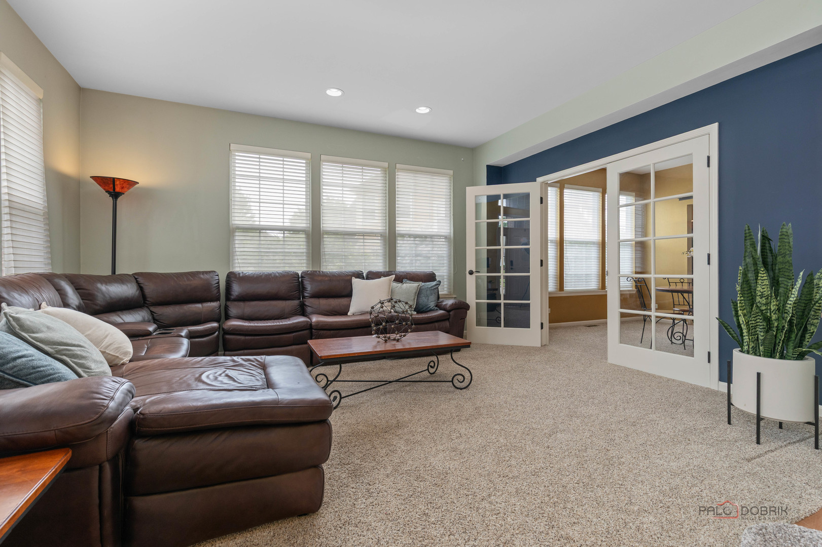 332 colonial Drive