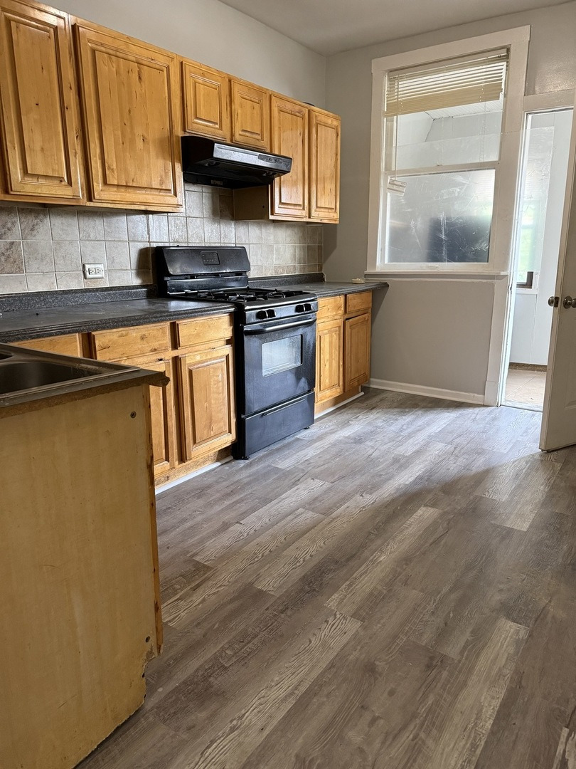 8411 S Elizabeth Street