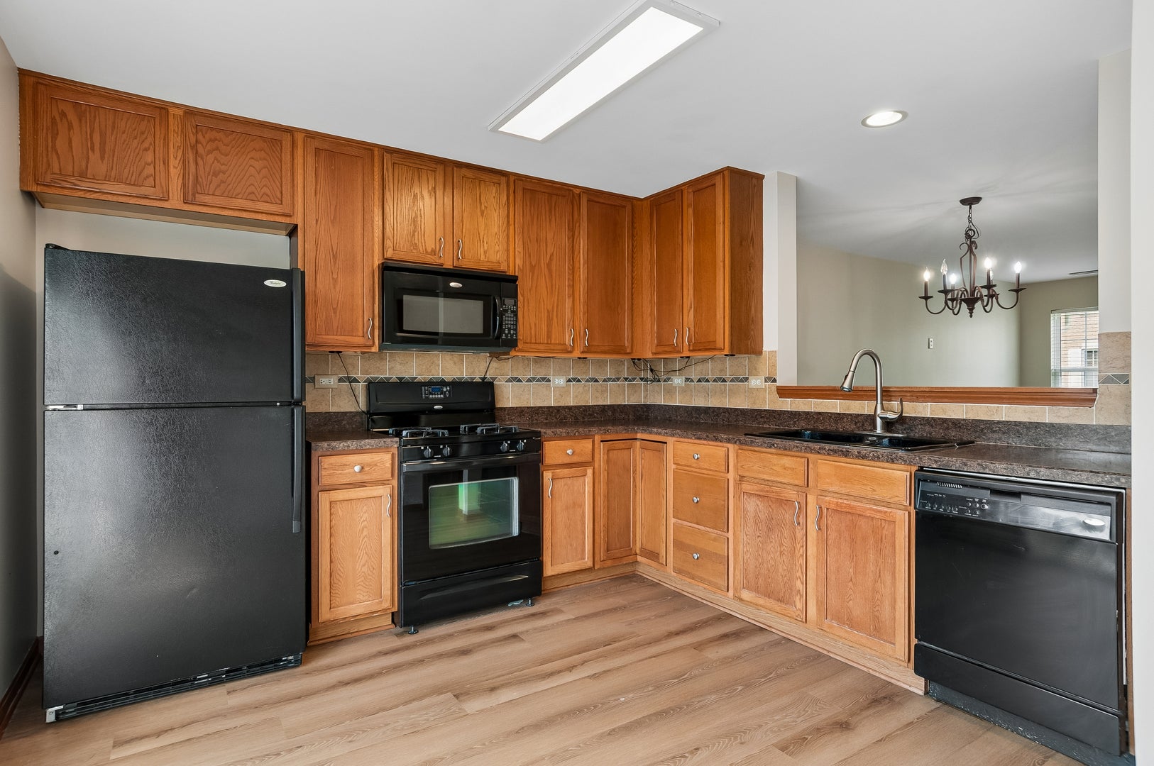 584 LINCOLN STATION Drive