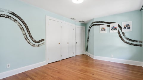 Tiny photo for 211 N Vine Street, Hinsdale, IL 60521 (MLS # 12793307)