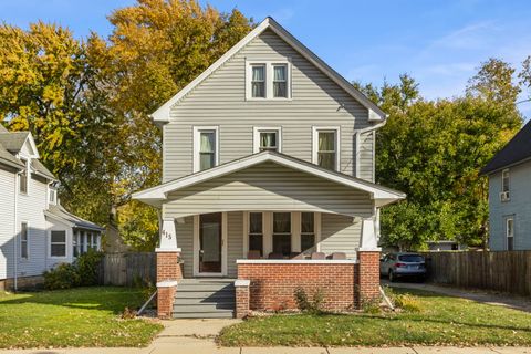 Photo of 415 Blackhawk Street, Aurora, IL 60506 (MLS # 12519304)