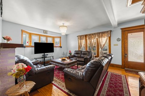 Tiny photo for 415 Blackhawk Street, Aurora, IL 60506 (MLS # 12519304)