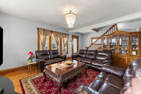 Tiny photo for 415 Blackhawk Street, Aurora, IL 60506 (MLS # 12519304)