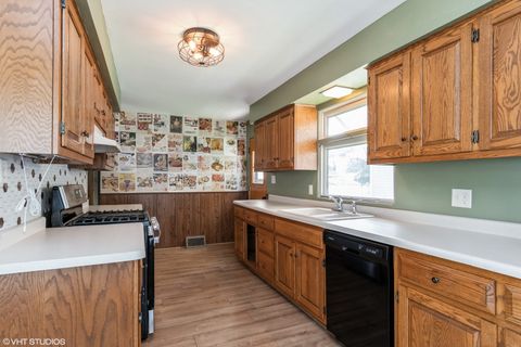 Tiny photo for 1604 Avalon Avenue, Joliet, IL 60435 (MLS # 12427999)