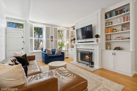 Tiny photo for 2343 N JANSSEN Avenue #1, Chicago, IL 60614 (MLS # 12595860)