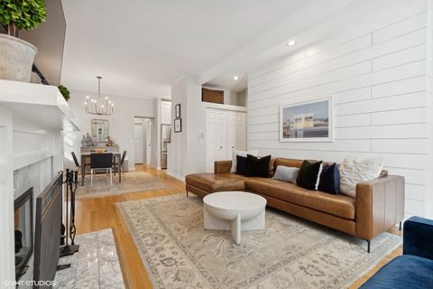 Tiny photo for 2343 N JANSSEN Avenue #1, Chicago, IL 60614 (MLS # 12595860)