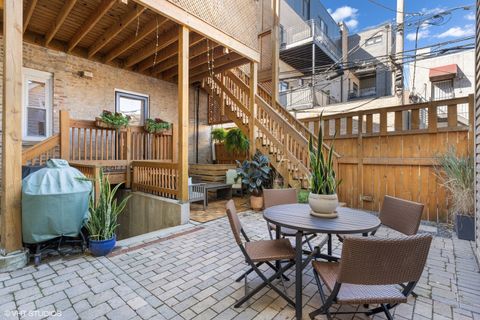 Tiny photo for 2343 N JANSSEN Avenue #1, Chicago, IL 60614 (MLS # 12595860)