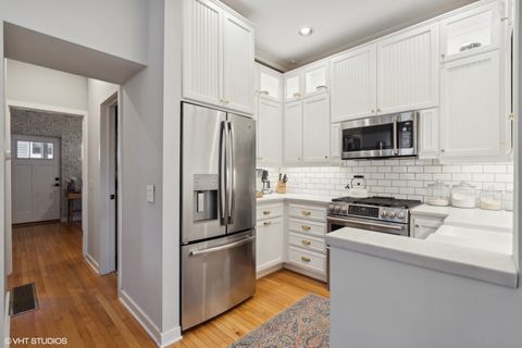 Tiny photo for 2343 N JANSSEN Avenue #1, Chicago, IL 60614 (MLS # 12595860)