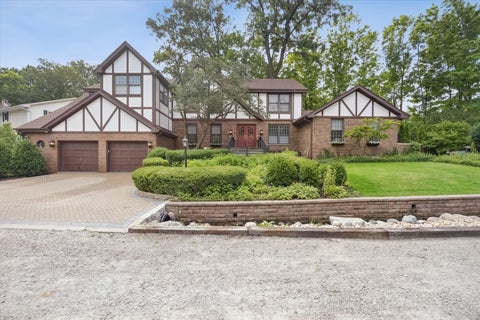 Photo of 1330 Maple Avenue, Downers Grove, IL 60515 (MLS # 12717390)