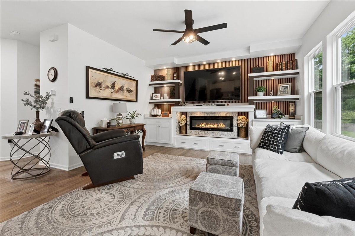 8418 White Oaks Court