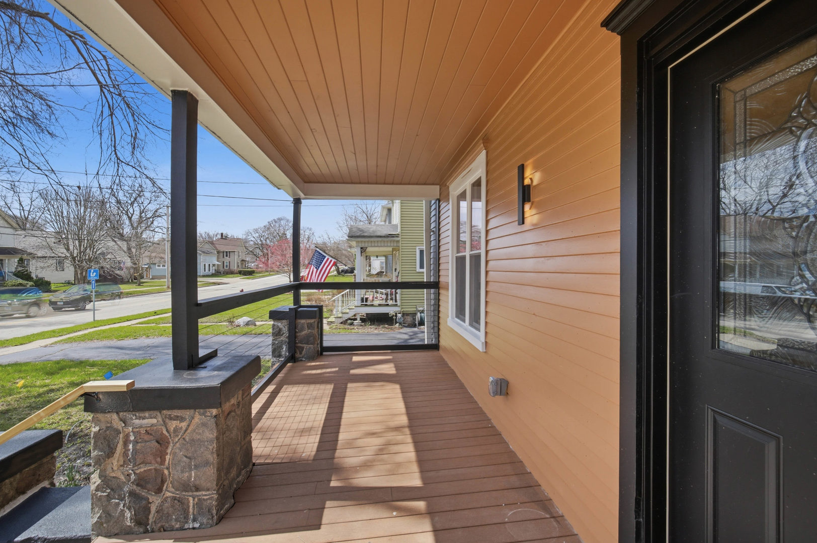 645 E Calhoun Street