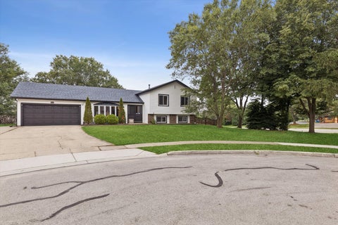 Tiny photo for 5701 Bedford Court, Hanover Park, IL 60133 (MLS # 12750063)