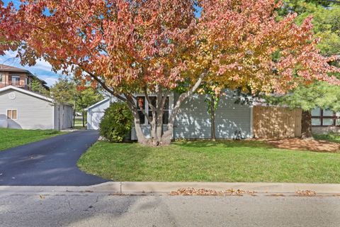 Tiny photo for 130 Shadydell Avenue, Mundelein, IL 60060 (MLS # 12504398)