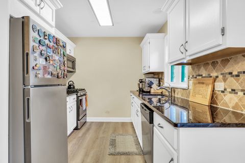 Tiny photo for 130 Shadydell Avenue, Mundelein, IL 60060 (MLS # 12504398)