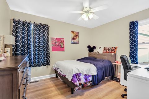 Tiny photo for 130 Shadydell Avenue, Mundelein, IL 60060 (MLS # 12504398)