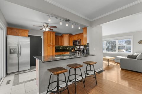 Tiny photo for 228 Wellington Drive, Crystal Lake, IL 60014 (MLS # 12559417)