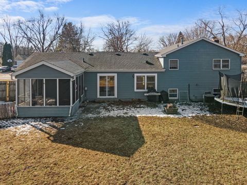 Tiny photo for 228 Wellington Drive, Crystal Lake, IL 60014 (MLS # 12559417)