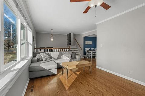 Tiny photo for 228 Wellington Drive, Crystal Lake, IL 60014 (MLS # 12559417)