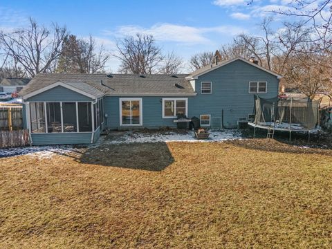 Tiny photo for 228 Wellington Drive, Crystal Lake, IL 60014 (MLS # 12559417)