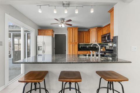 Tiny photo for 228 Wellington Drive, Crystal Lake, IL 60014 (MLS # 12559417)