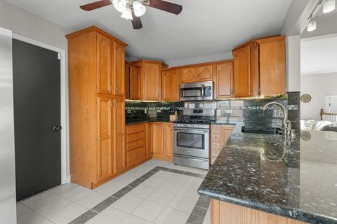 Tiny photo for 228 Wellington Drive, Crystal Lake, IL 60014 (MLS # 12559417)