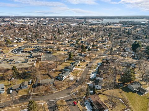 Tiny photo for 228 Wellington Drive, Crystal Lake, IL 60014 (MLS # 12559417)