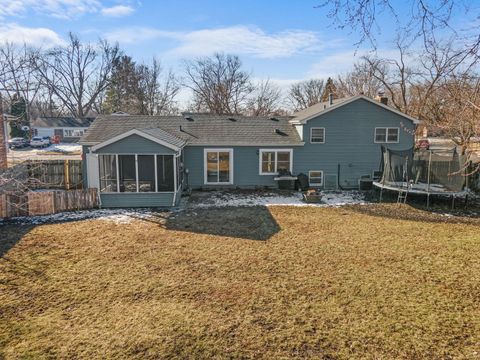 Tiny photo for 228 Wellington Drive, Crystal Lake, IL 60014 (MLS # 12559417)