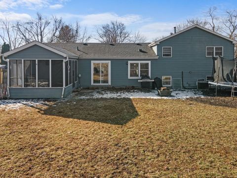 Tiny photo for 228 Wellington Drive, Crystal Lake, IL 60014 (MLS # 12559417)