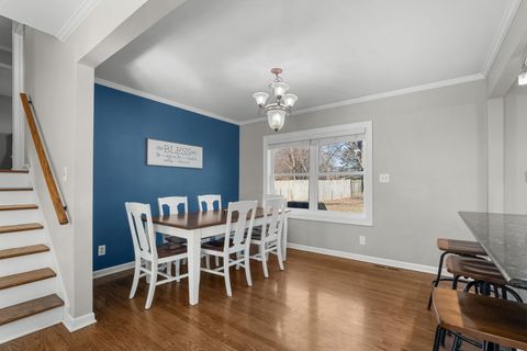 Tiny photo for 228 Wellington Drive, Crystal Lake, IL 60014 (MLS # 12559417)