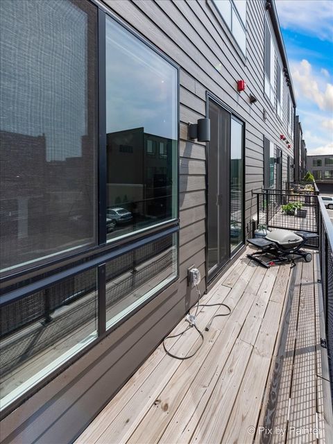 Tiny photo for 2333 Alumni Drive, Schaumburg, IL 60173 (MLS # 12578762)