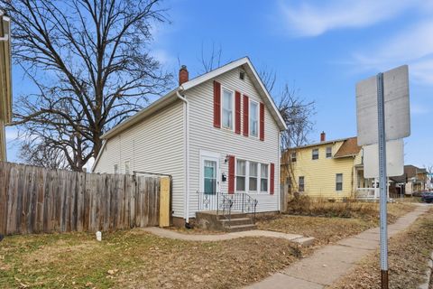 Tiny photo for 1324 Marquette Street, Davenport, IA 52804 (MLS # 12611805)