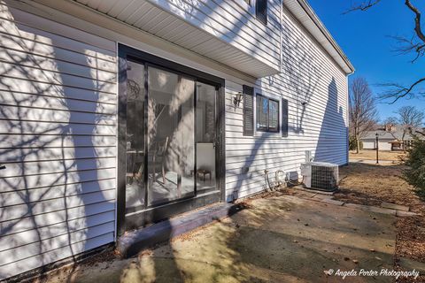 Tiny photo for 638 Dordan Court, Gurnee, IL 60031 (MLS # 12464560)