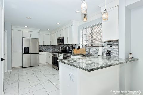 Tiny photo for 638 Dordan Court, Gurnee, IL 60031 (MLS # 12464560)