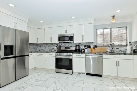 Tiny photo for 638 Dordan Court, Gurnee, IL 60031 (MLS # 12464560)