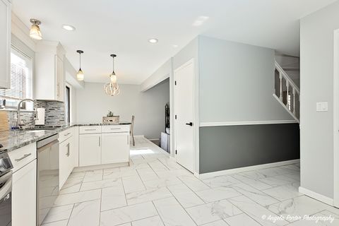 Tiny photo for 638 Dordan Court, Gurnee, IL 60031 (MLS # 12464560)
