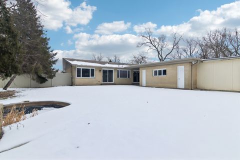 Tiny photo for 15134 Laramie Avenue, Oak Forest, IL 60452 (MLS # 12615022)