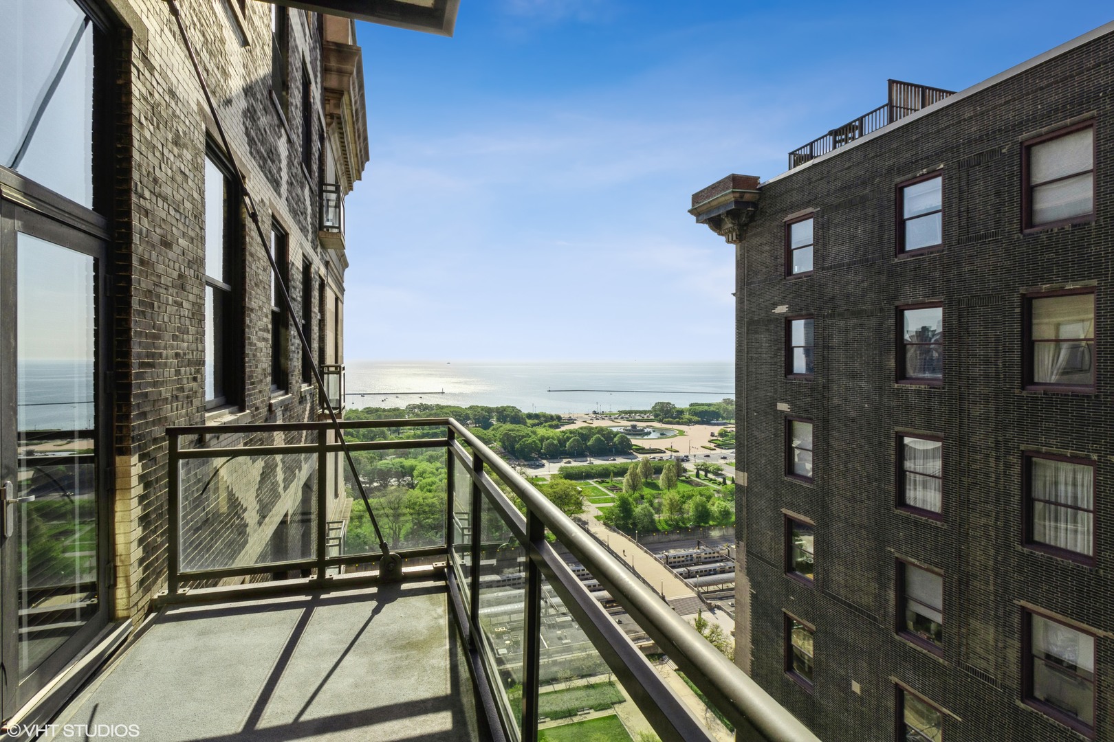 310 S Michigan Avenue 2006