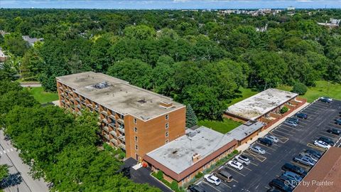 Tiny photo for 255 S West Avenue #308, Elmhurst, IL 60126 (MLS # 12492412)