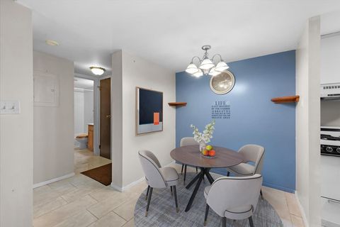 Tiny photo for 255 S West Avenue #308, Elmhurst, IL 60126 (MLS # 12492412)